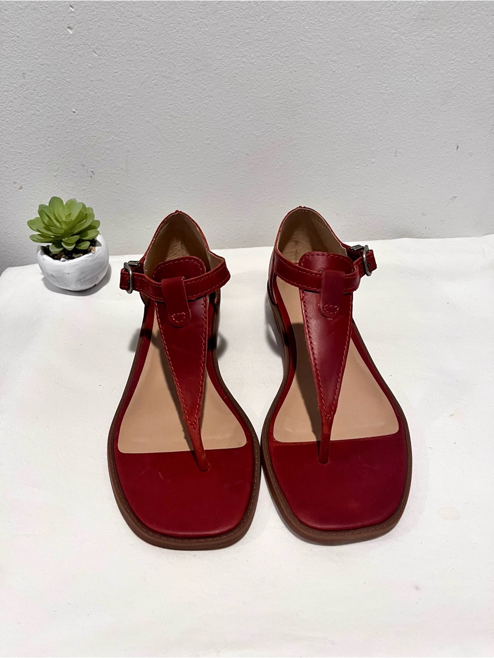 Lucky Brand Red Sandals Size 8